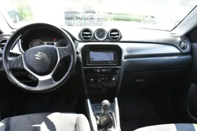 Car image 4