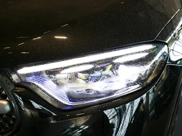 Car image 24