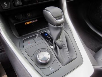 Car image 10