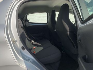 Car image 37