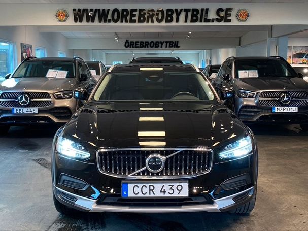 Volvo V90 Cross Country B4 AWD 146 kW image number 26