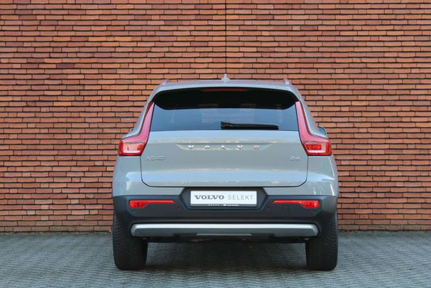 Volvo XC40 B4 Core 145 kW image number 16