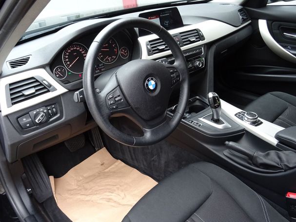 BMW 318i Touring Advantage 100 kW image number 7