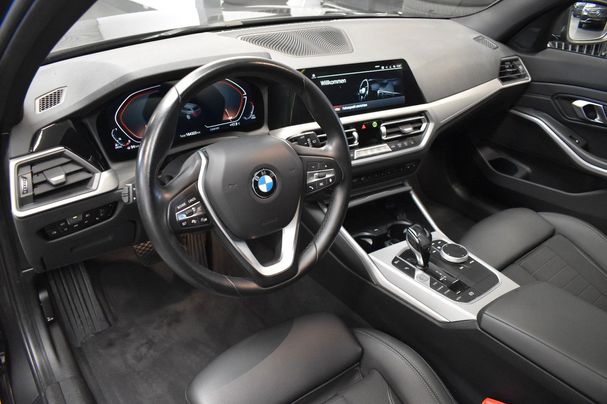 BMW 318d Touring 110 kW image number 14