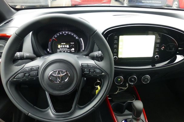 Toyota Aygo X CVT 53 kW image number 15