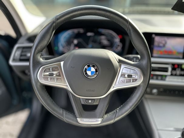 BMW 330e Touring 215 kW image number 9