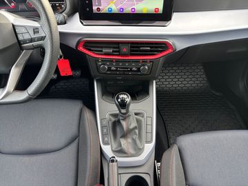 Car image 10