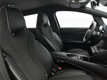 Car image 39