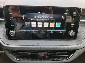 Car image 28