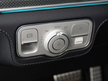 Car image 37