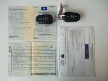 Car image 20