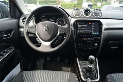 Car image 11