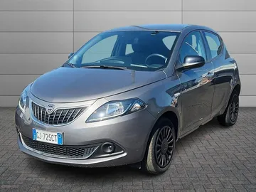 Car image 1