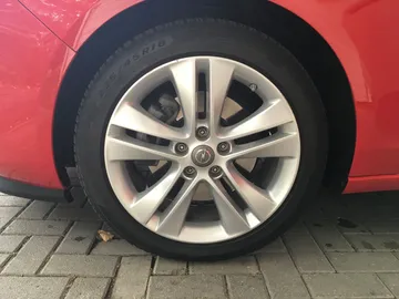 Car image 36