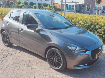 Car image 2