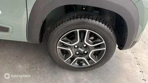 Car image 20