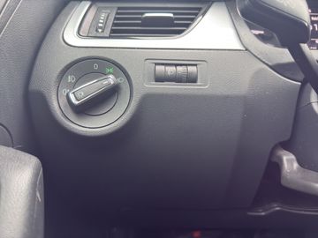 Car image 37