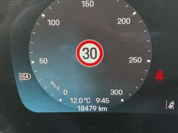 Car image 35