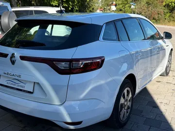 Car image 27