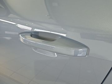 Car image 33
