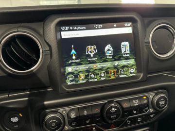 Car image 43