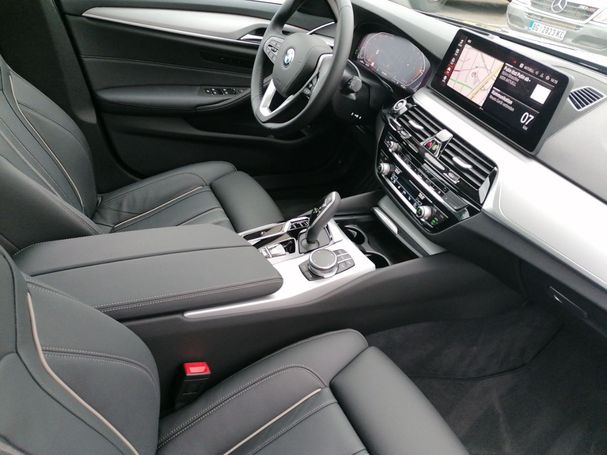 BMW 520d Touring 140 kW image number 7