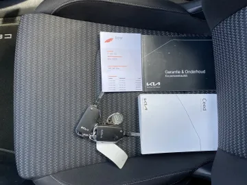 Car image 35