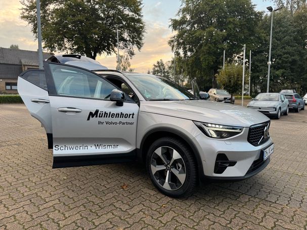 Volvo XC40 B3 Plus Dark DKG 120 kW image number 8