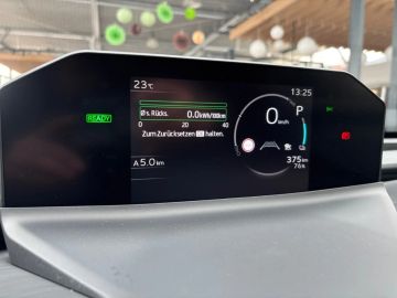 Car image 28