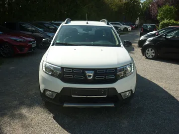 Car image 2