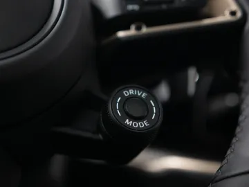 Car image 34
