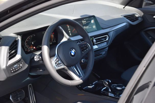 BMW 118i M Sport 100 kW image number 3