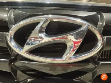 Car image 27