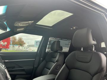 Car image 33