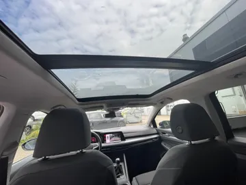 Car image 29