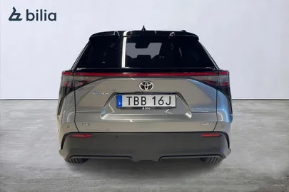 Car image 3