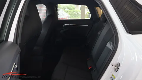 Car image 33