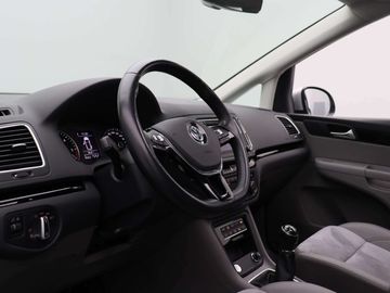 Car image 37