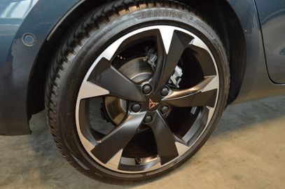 Car image 25