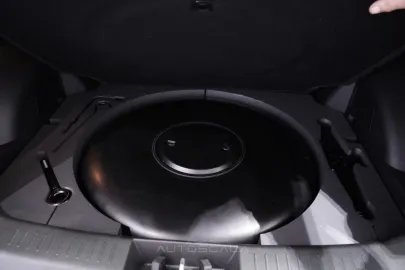 Car image 35