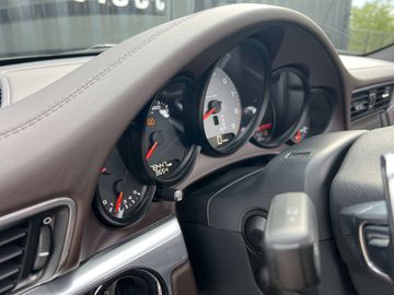 Car image 38