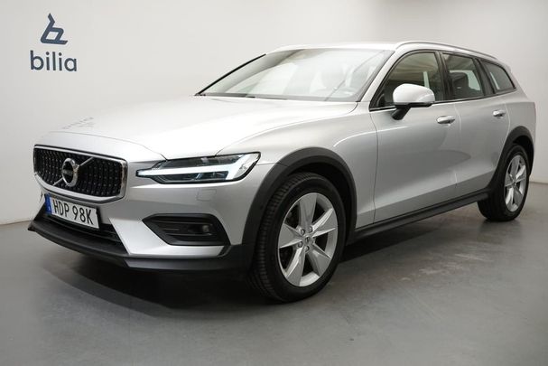 Volvo V60 Cross Country B4 Diesel AWD 147 kW image number 2