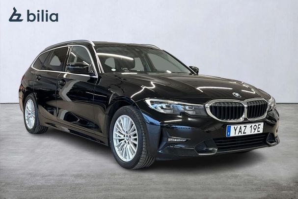 BMW 320d Touring xDrive 141 kW image number 12