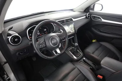 Car image 3