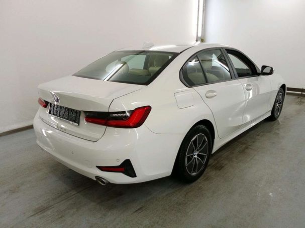 BMW 318i 115 kW image number 3