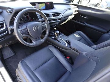 Car image 11