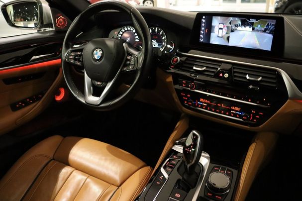 BMW 540i Touring xDrive 250 kW image number 26