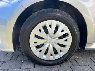 Car image 22