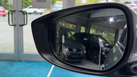 Car image 33