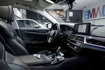 Car image 35